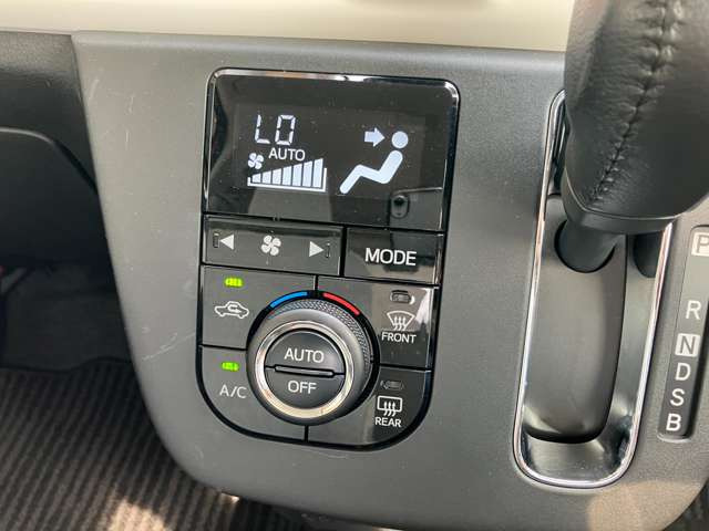 ★フルオートエアコン★好みの温度をセットするだけでエアコンの強さや風量を自動でコントロール★