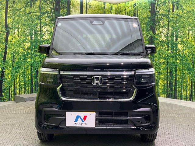 ��D�]�𒸂��Ă���܂��{�f�B�̒e�X�v���b�V���R�[�g���D�]��t���B�ʏ�̃K���X�R�[�g�ƈقȂ�A�ϋv�N��6�N�̖��@���K���X�R�[�e�B���O���A�{�f�B���L���C�ȏ�Ԃɕۂ��Ă���܂��B