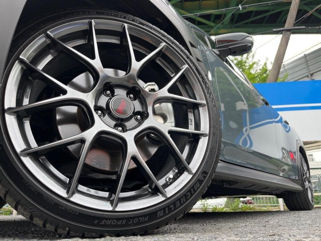 �yBBS��19�C���`�A���~�z�C�[���z��l�C���[�J�[�̃z�C�[���𑕔���y�ʁE���d�x�̃A���~�z�C�[���́A�n���h�����O�E�����ȂǁA����̎������サ�Ă���܂���