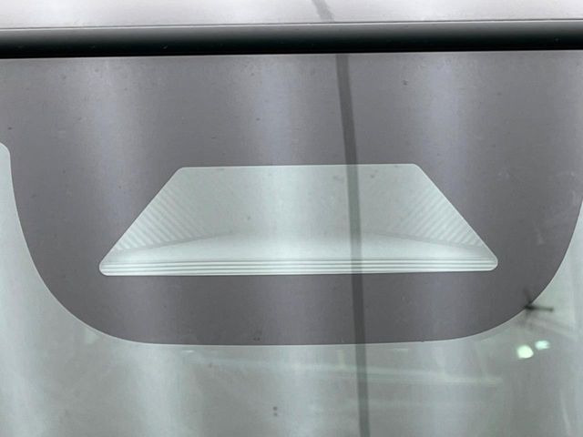 �y�z���_�Z���V���O�z���s���ɑO���̎ԗ�����F�����A�Փ˂������Ȏ��͌x��ƃu���[�L�ŏՓˉ���Ɣ�Q�y�����A�V�X�g�B�����S�Ƀh���C�u�����y���݂��������܂��B