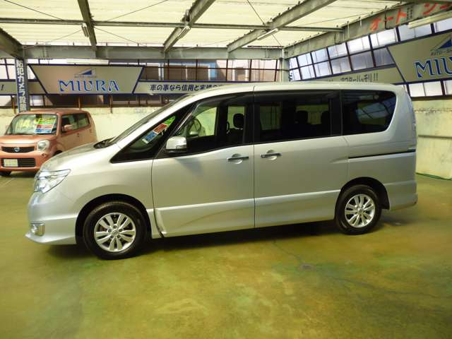 セレナ2.0 ハイウェイスター S エディション 4WD