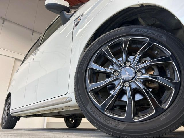 �y15�C���`�A���~�z�C�[���z�O�ςɃ}�b�`�����A���~�z�C�[���𑕒����Ă���܂��B�e��A���~�z�C�[����A�X�^�b�h���X�^�C�����戵�����Ă���܂��B���񂲑��k����������