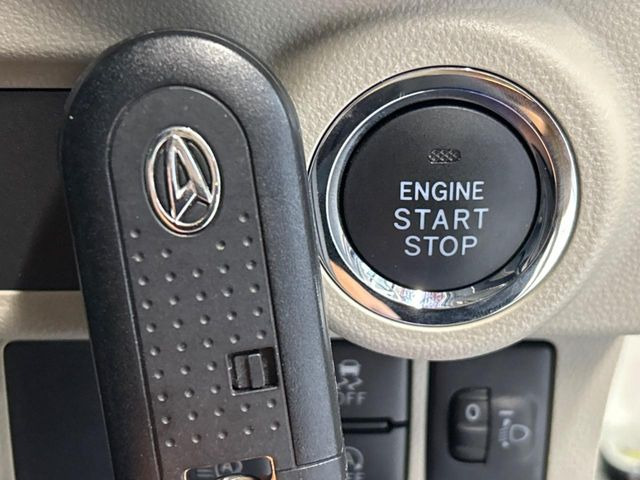 �y�L�[�t���[�V�X�e���z�J�o����|�P�b�g�ɓ��ꂽ�܂܂ł��h�A�̎{���E�������\�ȃX�}�[�g�L�[�𑕔��B�G���W���̃I���E�I�t�����J�M�����o���K�v����������Ƃ��Ă��֗��ł���