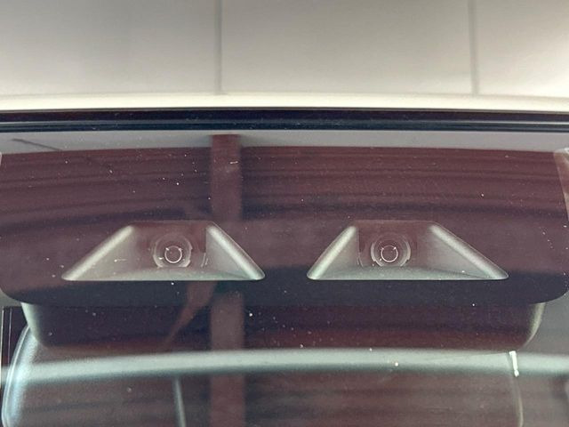 �y�X�}�[�g�A�V�X�g�z���s���ɑO���̎ԗ�����F�����A�Փ˂������Ȏ��͌x��ƃu���[�L�ŏՓˉ���Ɣ�Q�y�����A�V�X�g�B�����S�Ƀh���C�u�����y���݂��������܂��B