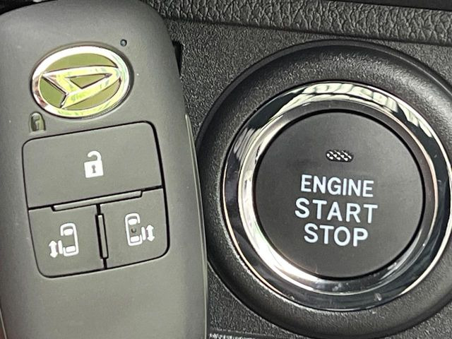 �y�L�[�t���[�V�X�e���z�J�o����|�P�b�g�ɓ��ꂽ�܂܂ł��h�A�̎{���E�������\�ȃX�}�[�g�L�[�𑕔��B�G���W���̃I���E�I�t�����J�M�����o���K�v����������Ƃ��Ă��֗��ł���