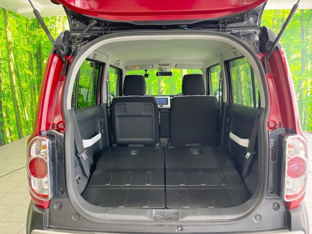 普段のお買い物や通勤、送迎等に十分な荷室スペースを確保しております。セカンドシートを倒すと、大きな荷物の積載も可能です♪