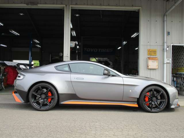 ヴァンテージGT8