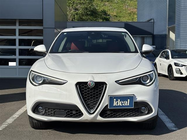 ステルヴィオ2.2 ターボ ディーゼル Q4 4WD