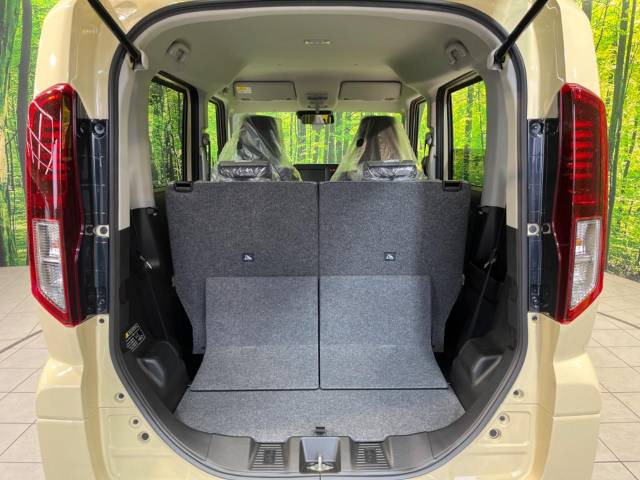 ���i�̂���������ʋ΁A���}���ɏ\���ȉ׎��X�y�[�X���m�ۂ��Ă���܂��B�Z�J���h�V�[�g��|���ƁA�傫�ȉו��̐ύڂ��\�ł���