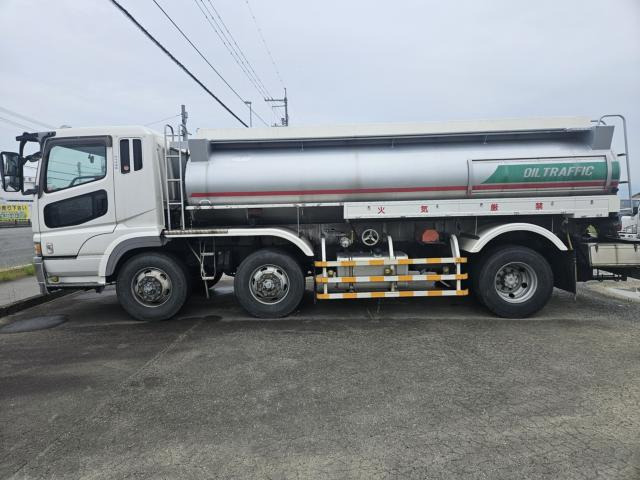 スーパーグレートタンクローリー