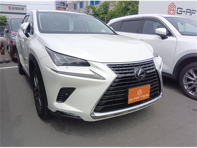 NX(レクサス) 300 バージョンL　後期型3眼LED温冷黒革メーカーナビ衝突軽減 中古車画像