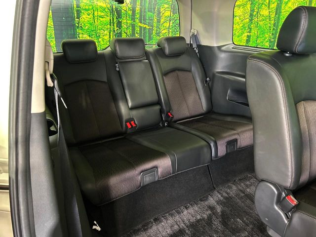 3列目シートはもちろん状態良好☆大人でもゆったりと座って頂けますので、大人数でのお出かけもラクラクです♪ご家族で、気の知れた仲間で、ドライブに行くのが楽しみですね♪