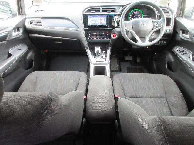 内外装の清掃・ボディコーティングをCARクリーニング専門業者が施工いたしますので大変清潔。オリックス自動車ではみなさまに快適なドライブをお約束。