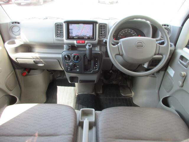 ���O���̐��|�E�K���X�n�{�f�B�R�[�e�B���O��CAR�N���[�j���O���Ǝ҂��{�H�������܂��̂ő�ϐ����B�I���b�N�X�����Ԃł݂͂Ȃ��܂ɉ��K�ȃh���C�u�����񑩁B