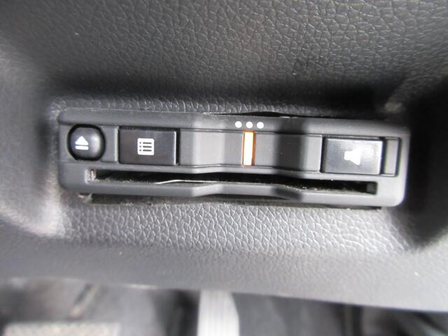 ETC利用で高速料金割引!料金所渋滞を解消しアイドリング時に発生する排気ガスも減らせCO2削減にも貢献!環境のみならずおサイフにも優しいですね。