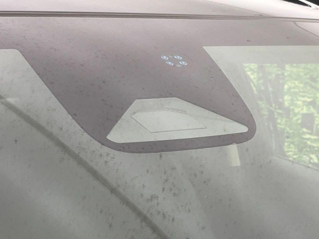 �y�z���_�Z���V���O�z���s���ɑO���̎ԗ�����F�����A�Փ˂������Ȏ��͌x��ƃu���[�L�ŏՓˉ���Ɣ�Q�y�����A�V�X�g�B�����S�Ƀh���C�u�����y���݂��������܂��B