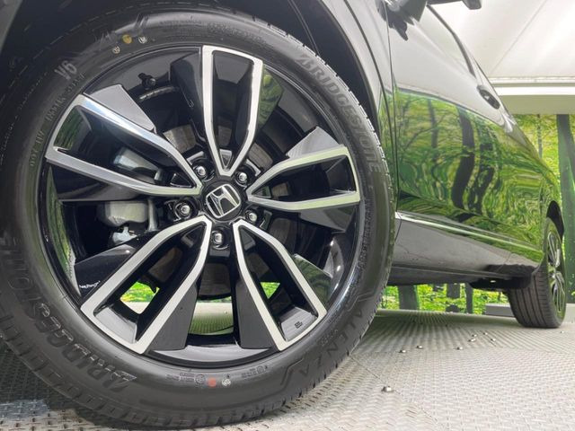 �y����18�C���`�A���~�z�C�[���z�O�ςɃ}�b�`���������A���~�z�C�[���𑕒����Ă���܂��B�e��ЊO�A���~�z�C�[����A�X�^�b�h���X�^�C�����戵�����Ă���܂��B���񂲑��k����������