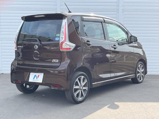 ☆全国のネクステージからお取り寄せが可能※!遠方の店舗に展示してあるクルマが気になる場合も、最寄りの店舗でご覧いただくことが可能です!是非私たちに要望をお聞かせください!※別途費用