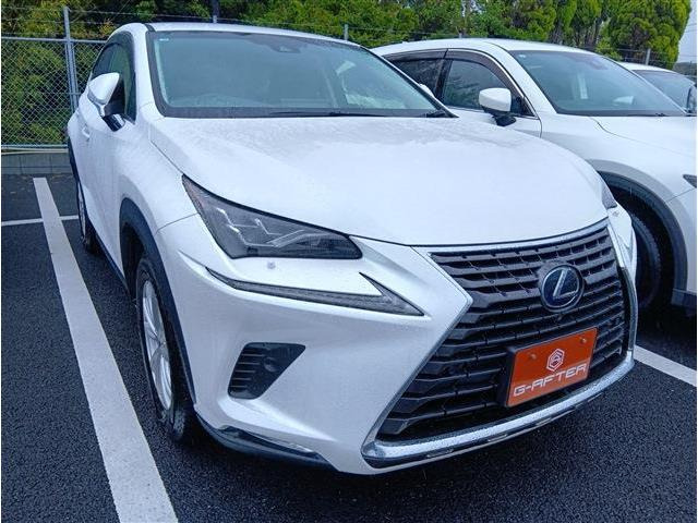 NX(レクサス) 300h Iパッケージ　黒革3眼LED電動RゲートOP18AW運転支援 中古車画像
