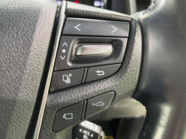 【レーダークルーズコントロール】高速道路での長距離走行が楽に!!自動で速度を保つクルーズコントロールが、衝突軽減システムと連携し、前方の車両を感知して車間を保つように速度調節してくれます!!