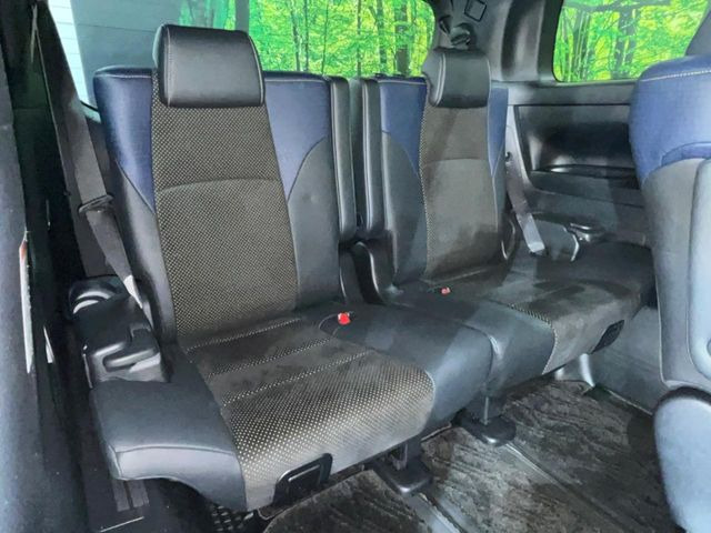 3列目シートはもちろん状態良好☆大人でもゆったりと座って頂けますので、大人数でのお出かけもラクラクです♪ご家族で、気の知れた仲間で、ドライブに行くのが楽しみですね♪