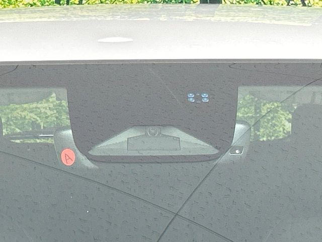 �y�z���_�Z���V���O�z���s���ɑO���̎ԗ�����F�����A�Փ˂������Ȏ��͌x��ƃu���[�L�ŏՓˉ���Ɣ�Q�y�����A�V�X�g�B�����S�Ƀh���C�u�����y���݂��������܂��B