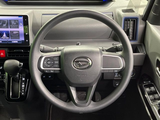 ステアリングも使用感が少なく、きれいな状態となっております♪