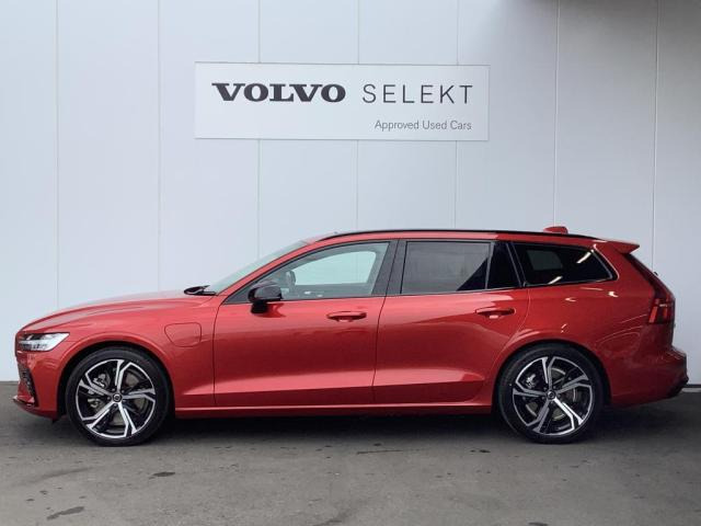 V60リチャージ PHEV T6 AWD アルティメット 4WD