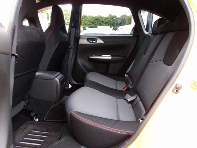 �S���̒��ÎԎs��ł��䐔�̏��Ȃ��T�����C�Y�C�G���[�O���F�̃J�X�^���C���v���b�T������!���z���f����RAYS��TE37SL18AW�𑕒����ԍ����AF�u�����{6POT�L�����p�[�ȂǑ����̍��z�p�[�c�𑕔�