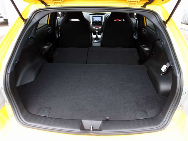 ���Ђ̓h�A�̃q���W����/�e�������/�t���A�}�b�g�ȂǁA�ׂ��ȏ����Y��ɃN���[�j���O�v���܂��B�V�Ԃ��낵���Ă̂悤�ȋP������ԗ������q�l�ɂ��[�Ԃ����Ē����܂��B�������̂��q�l�������S���Ă������������܂�