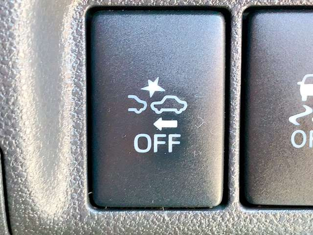 【衝突軽減装置】走行中に前方の車両等を認識し、衝突しそうな時は警報とブレーキで衝突回避と被害軽減をアシスト。より安全にドライブをお楽しみいただけます。