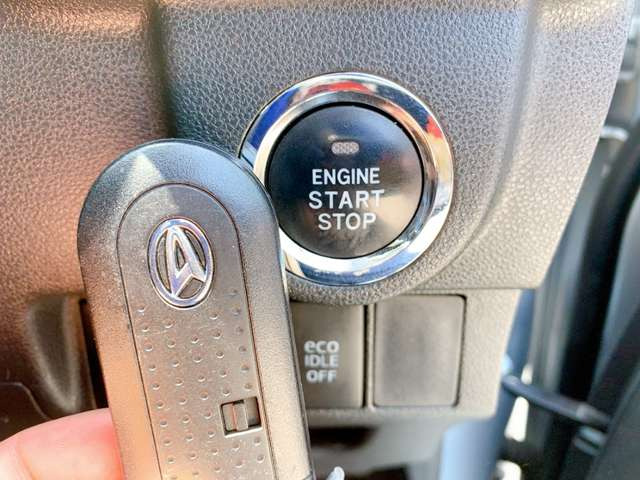 【スマートキー&プッシュスタートシステム】カバンやポケットに入れたままドアの開閉ができ、ワンタッチで楽々エンジンをかけられます♪