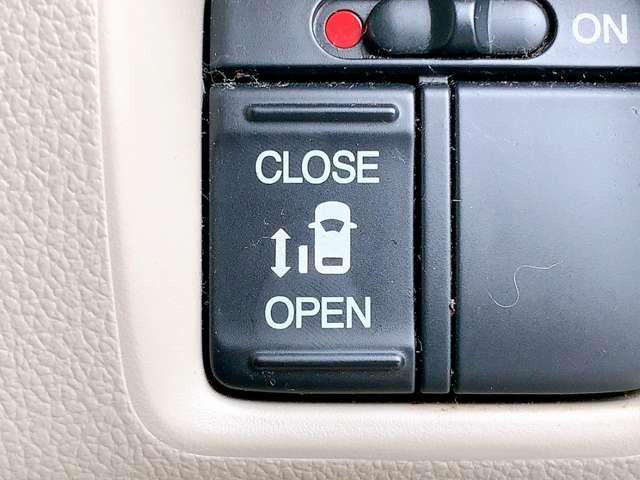 �y�d���X���C�h�h�A�z�h�A�̊J�������^�b�`�ōs�����Ƃ��ł��܂����֗��ȋ@�\�̈�ł��ˁ�