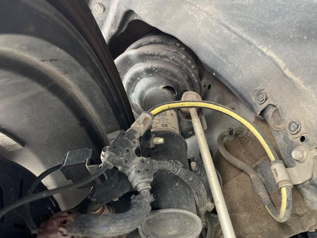 下回りの劣化予防の為の防錆加工の施工も承っております。降雪地域はもちろん、沿岸部にお住いの方や、趣味でマリン・ウィンタースポーツをされる方に大変好評いただいております。