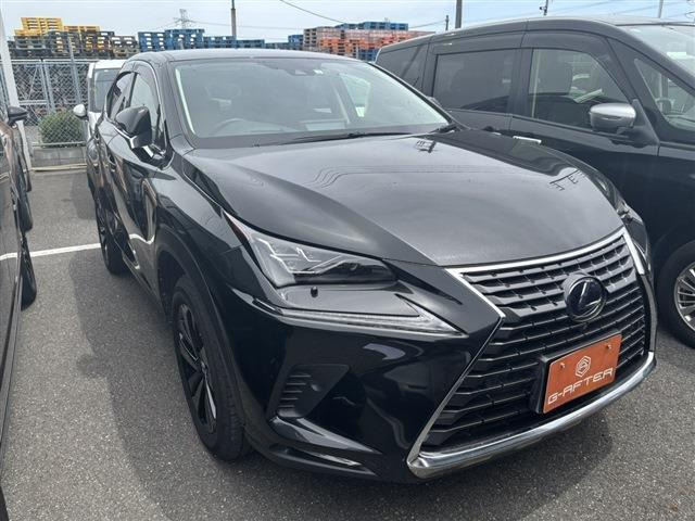 NX(レクサス) 300h バージョンL　R2登録オーカー革シートop18AWメーカーナビ 中古車画像