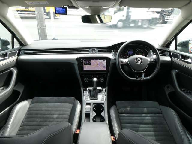 �i�����ꂽ�C���p�l����́A�X�^�C���b�V�������쐫�⎋�F���ɂ��D��A�O���̂��Ȃ��f�U�C���ɂȂ��Ă���܂�!