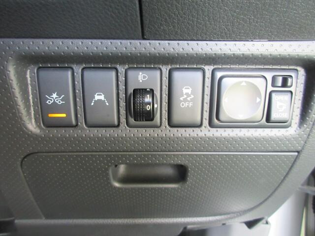 �e��X�C�b�`�t���ł��B�b��̃C���e���W�F���g�G�}�[�W�F���V�[�u���[�L���ځB���S�^�]�̋��������ł���