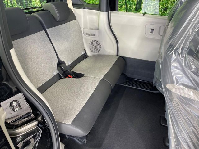 高品質なオリジナルフロアマットもオプションにてご用意しております。お好きなデザインやカラーをお車に合わせて選んでいただくことができます♪