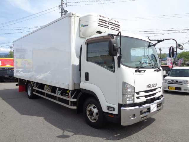 フォワード冷蔵冷凍車