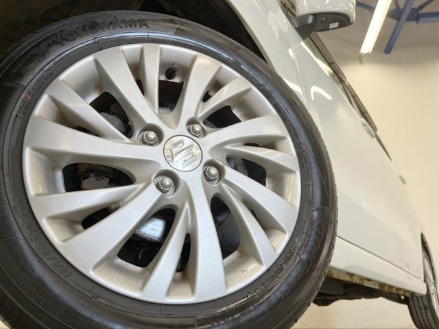 �y�����A���~�z�C�[���z�O�ςɃ}�b�`���������A���~�z�C�[���𑕒����Ă���܂��B�e��ЊO�A���~�z�C�[����A�X�^�b�h���X�^�C�����戵�����Ă���܂��B���񂲑��k����������