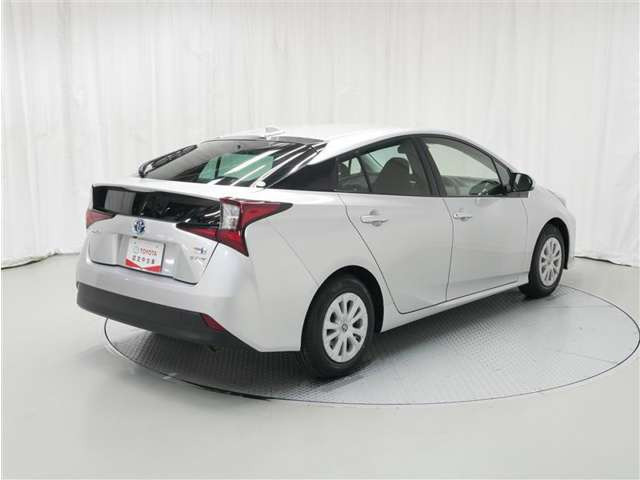 プリウス1.8 S E-Four 4WD