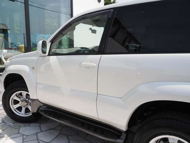 女性にも安心してお乗りいただけるよう、車内の清掃には特にこだわり、メーカー販売時の状態に近づける為に妥協は致しません!!