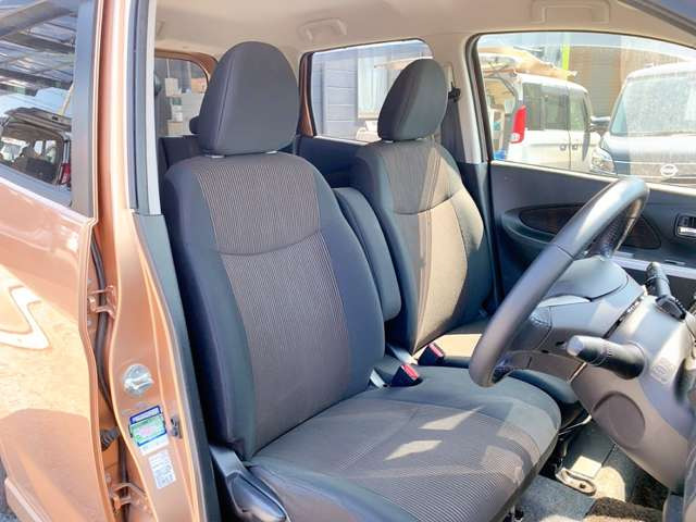 当店では軽自動車から普通車まで幅広くオールメーカーの車種・色・グレードを豊富に揃えております。