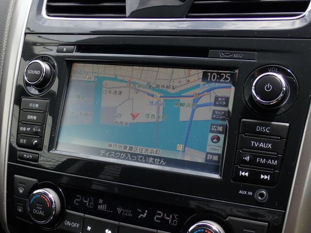 ★オートエアコン装備(^^♪★室温調整も楽々!快適な室温を素早く調整可能です。操作パネルやスイッチも上質で操作性も良好です。