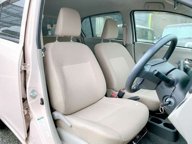 ���X�ł͌y�����Ԃ��畁�ʎԂ܂ŕ��L���I�[�����[�J�[�̎Ԏ�E�F�E�O���[�h��L�x�ɑ����Ă���܂��B