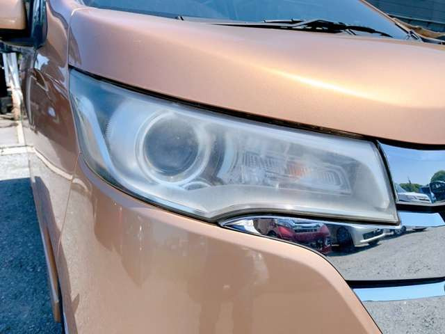 【HIDヘッドライト】従来のハロゲンヘッドライトよりも明るく白く広範囲を照らすヘッドライトです!安全運転を手助けしてくれます。