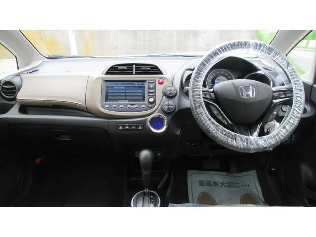 フィットシャトルハイブリッド1.3