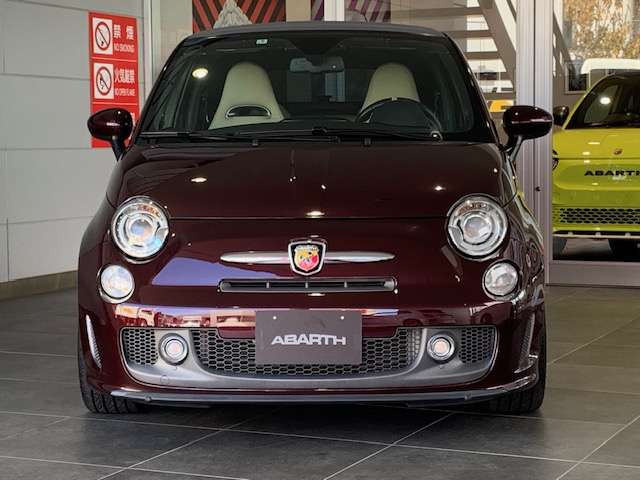 アバルト695エディツィオーネマセラティ1.4