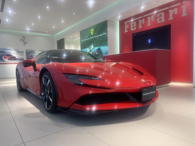 SF90ストラダーレF1 DCT E 4WD