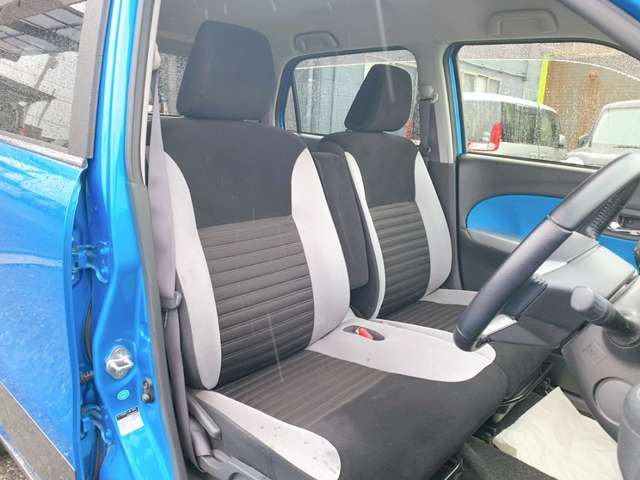 ���X�ł͌y�����Ԃ��畁�ʎԂ܂ŕ��L���I�[�����[�J�[�̎Ԏ�E�F�E�O���[�h��L�x�ɑ����Ă���܂��B